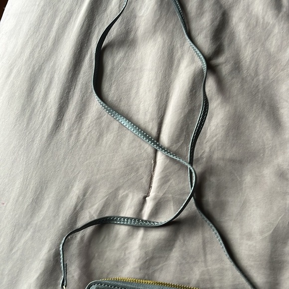 Free Crossbody - Picture 5 of 9